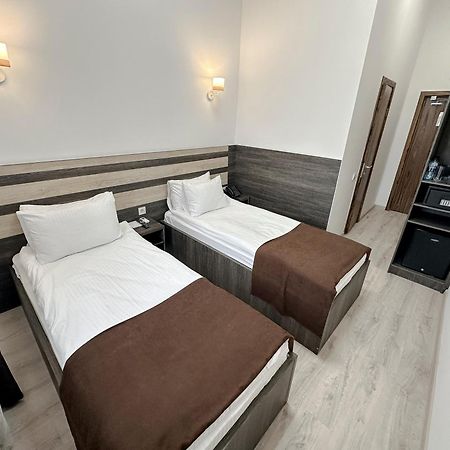 Infinity Plaza Block 1 Otel Atyraū Dış mekan fotoğraf