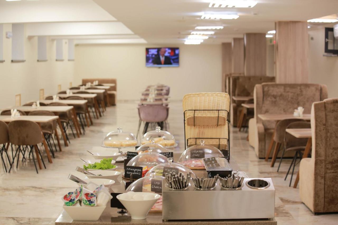 Infinity Plaza Block 1 Otel Atyraū Dış mekan fotoğraf