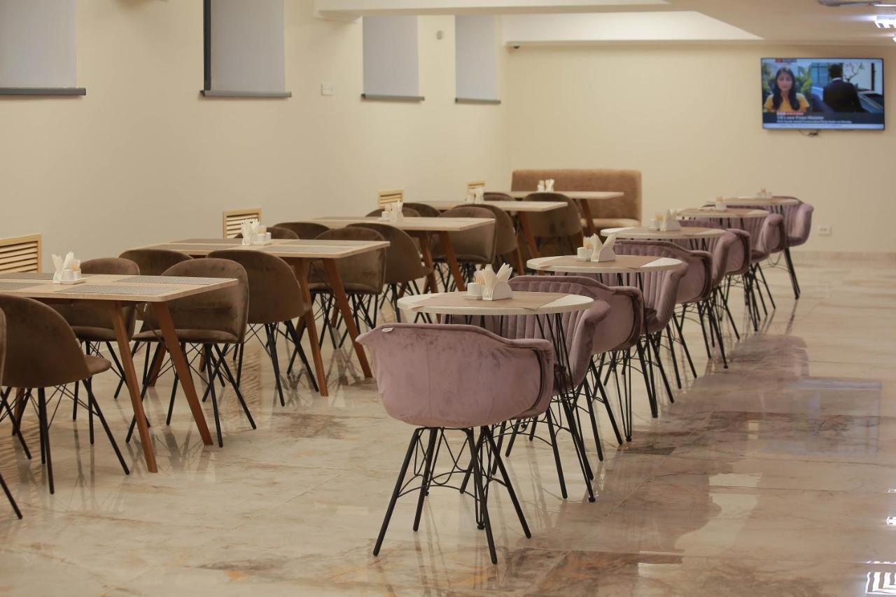 Infinity Plaza Block 1 Otel Atyraū Dış mekan fotoğraf