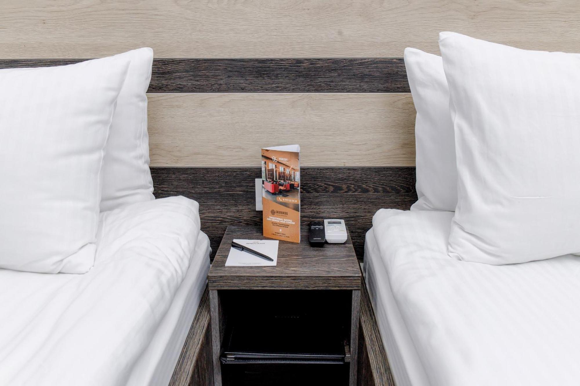 Infinity Plaza Block 1 Otel Atyraū Dış mekan fotoğraf