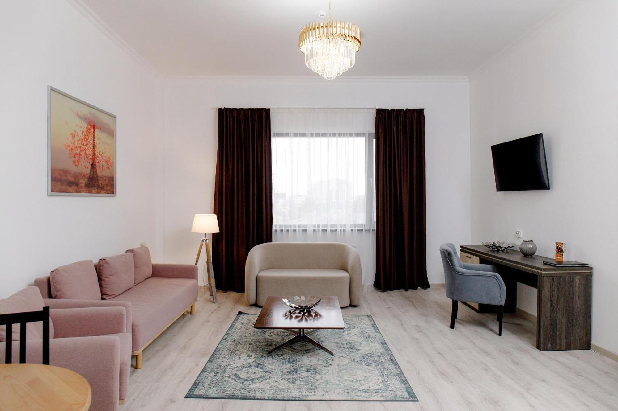 Infinity Plaza Block 1 Otel Atyraū Dış mekan fotoğraf