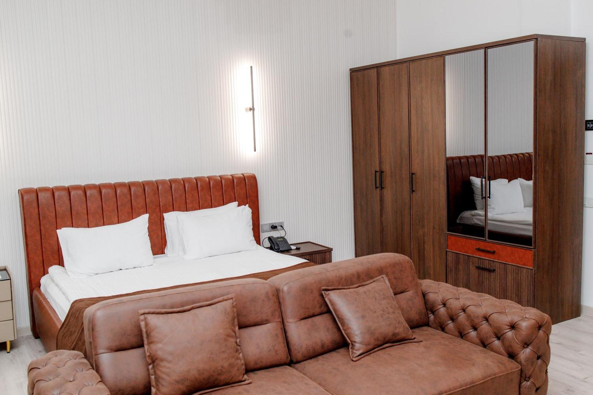Infinity Plaza Block 1 Otel Atyraū Dış mekan fotoğraf