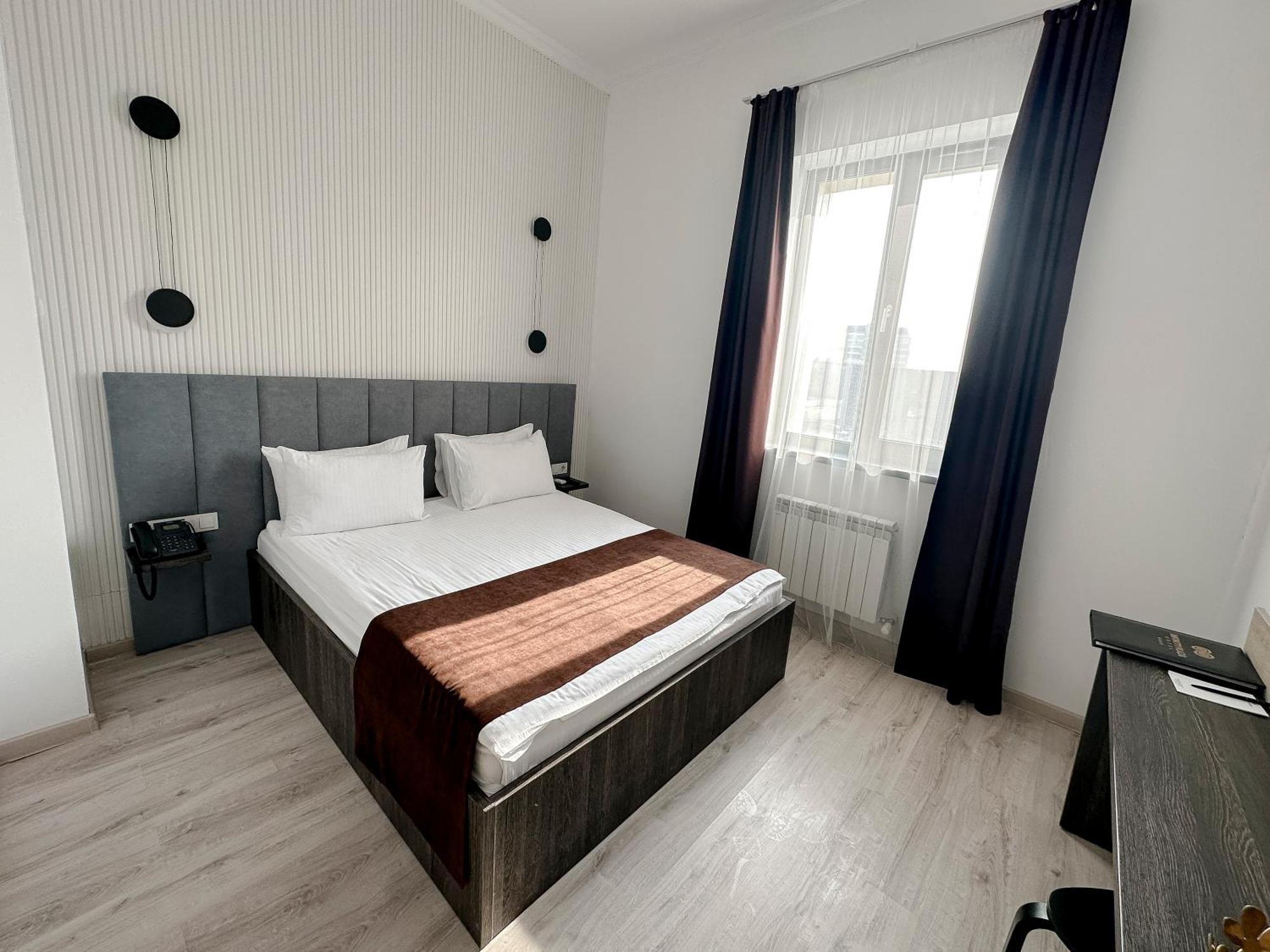 Infinity Plaza Block 1 Otel Atyraū Dış mekan fotoğraf