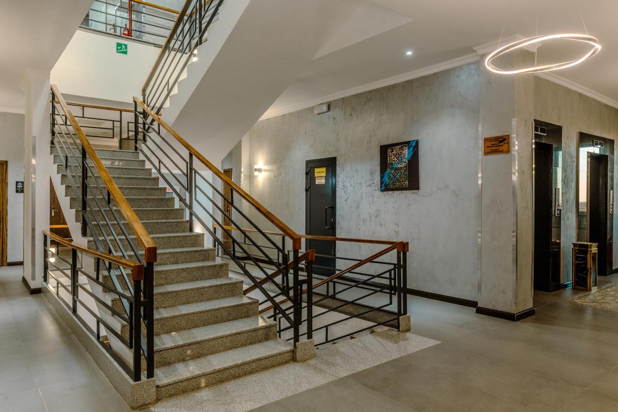 Infinity Plaza Block 1 Otel Atyraū Dış mekan fotoğraf
