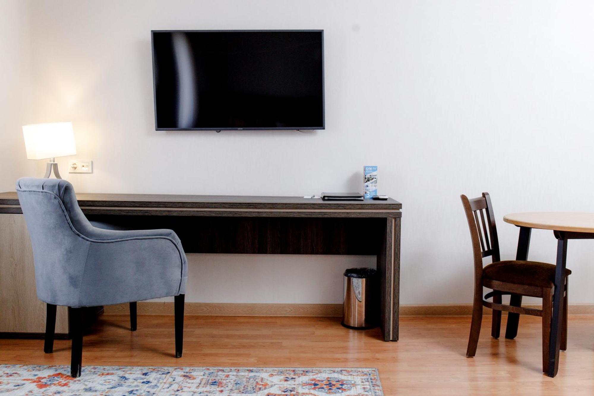 Infinity Plaza Block 1 Otel Atyraū Dış mekan fotoğraf