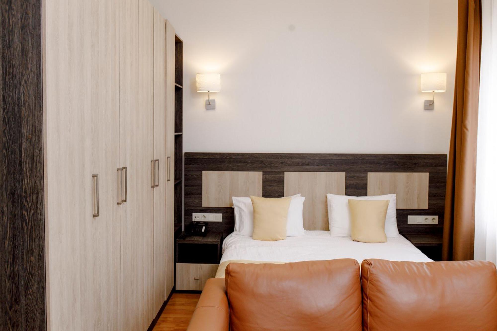 Infinity Plaza Block 1 Otel Atyraū Dış mekan fotoğraf