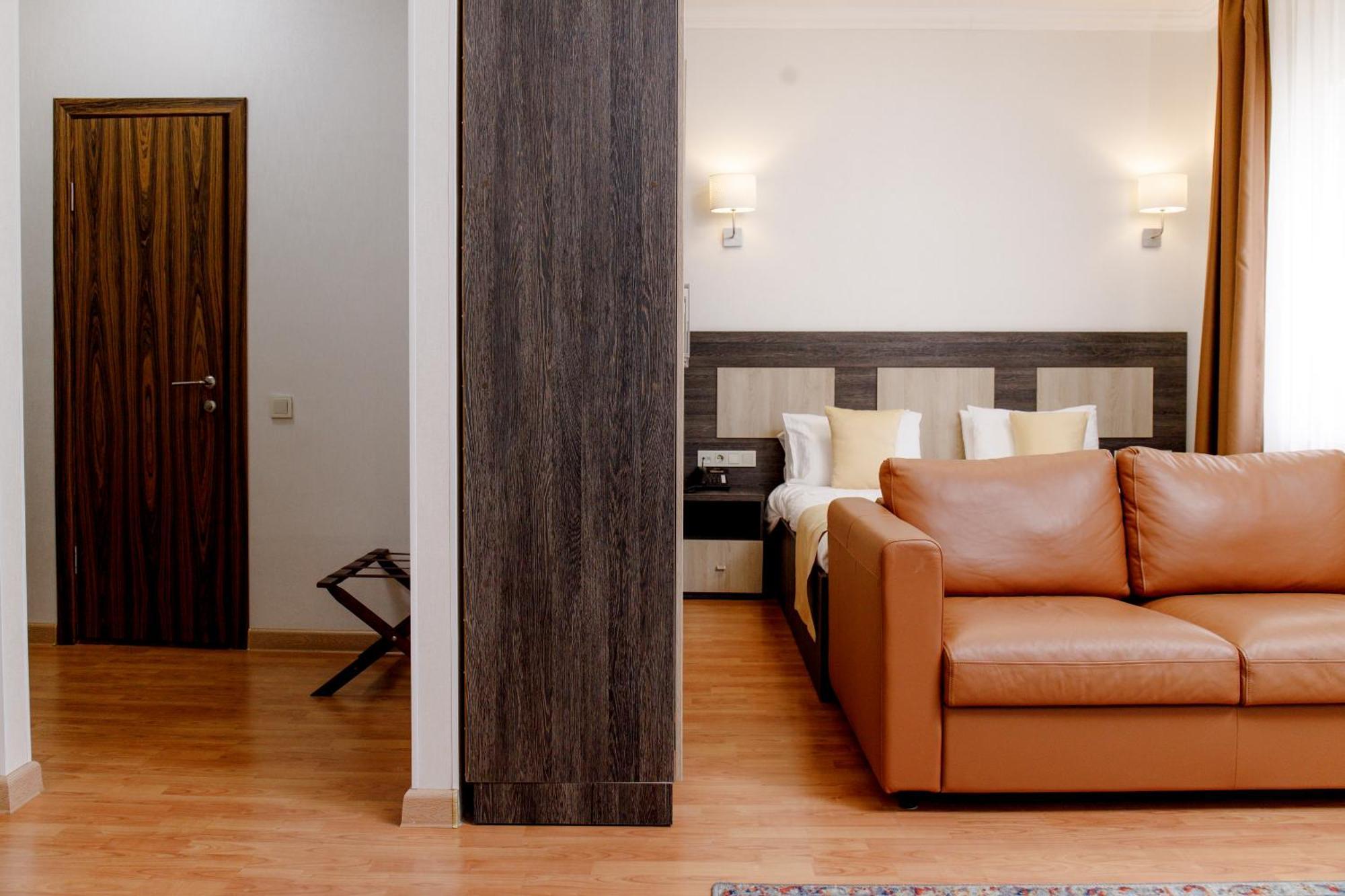 Infinity Plaza Block 1 Otel Atyraū Dış mekan fotoğraf